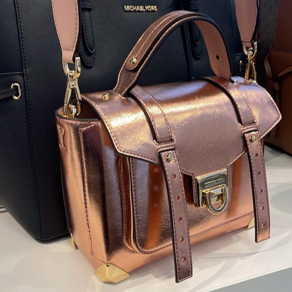 MICHAEL KORS
Manhattan Medium TH SCHOOL Crackled Metallic Leather SATCHEL NWT